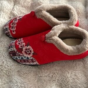 Women's Red Floral Embroidered Faux-Fur Lined Slip-Ons